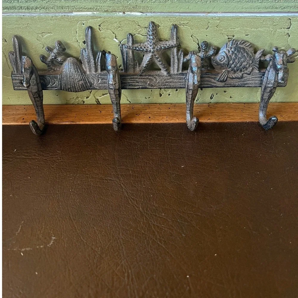 Nautical Cast Iron Wall Hook Rack Coastal Beach Shell Seahorse Starfish Decor